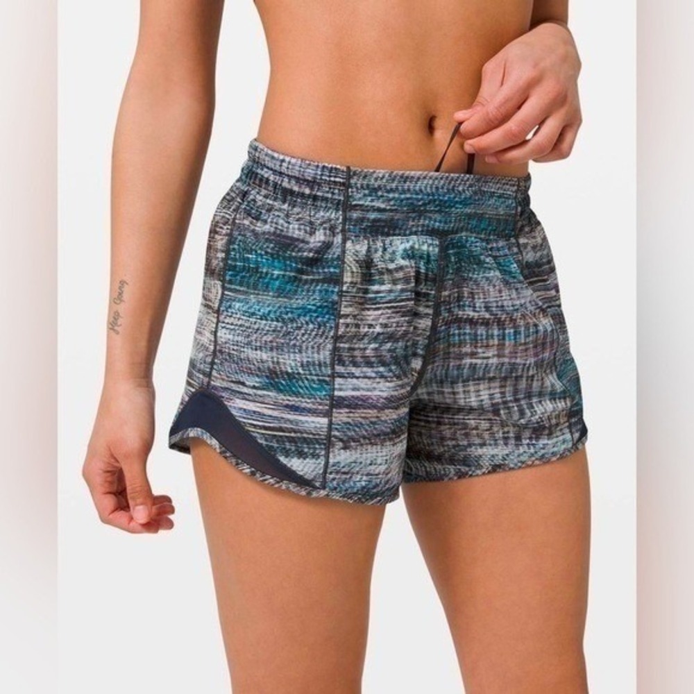 Lululemon Hotty Hot Short *Long 4" Digital Oasis Grey Multi True Navy 10 Run Gym